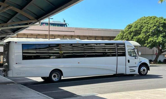 Coach Bus image 2